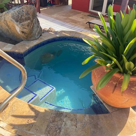 Cozy Studio With Private Spa Oranjestad Exteriör bild