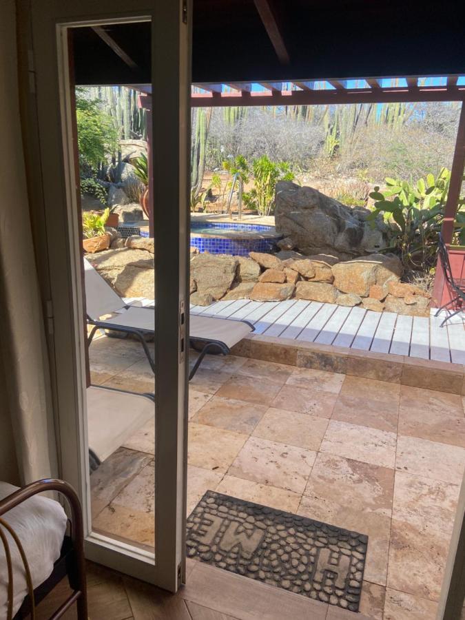 Cozy Studio With Private Spa Oranjestad Exteriör bild