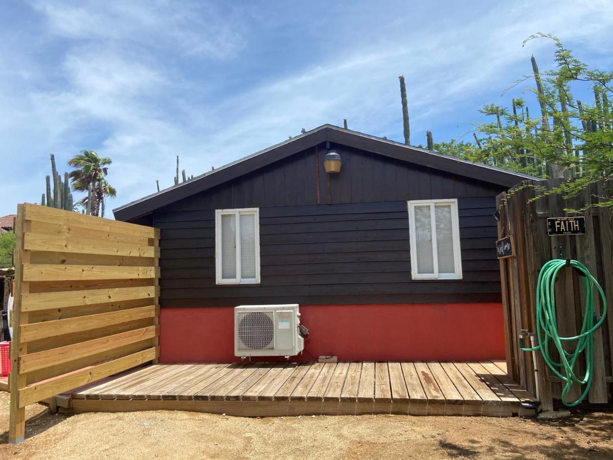 Cozy Studio With Private Spa Oranjestad Exteriör bild