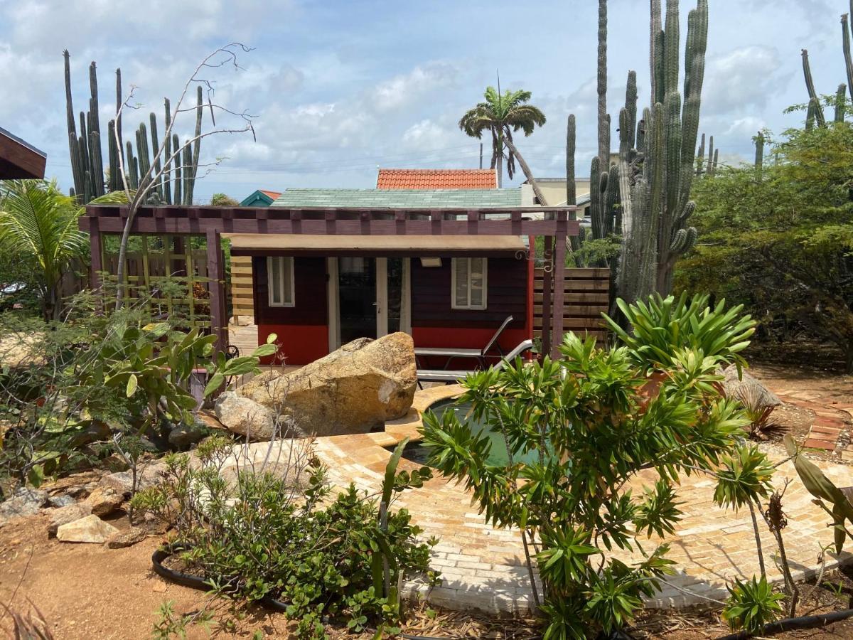 Cozy Studio With Private Spa Oranjestad Exteriör bild
