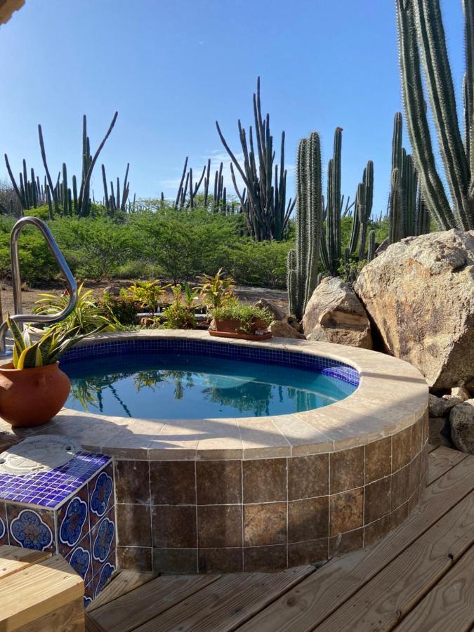 Cozy Studio With Private Spa Oranjestad Exteriör bild