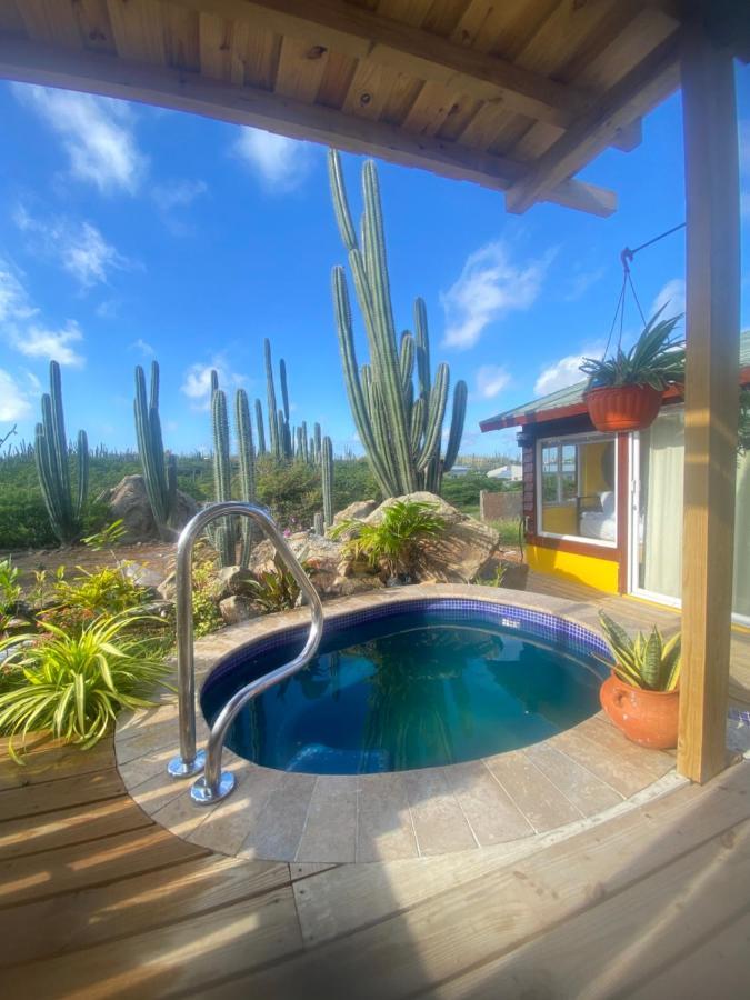 Cozy Studio With Private Spa Oranjestad Exteriör bild
