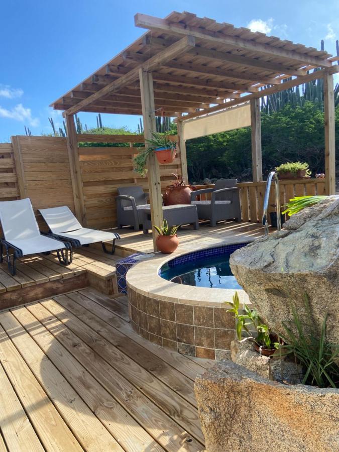 Cozy Studio With Private Spa Oranjestad Exteriör bild