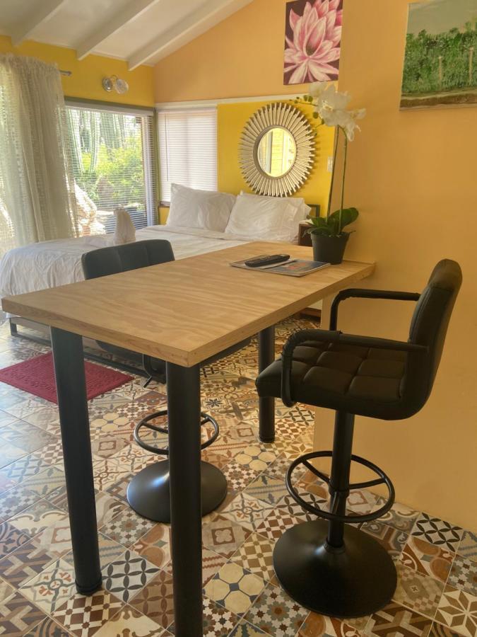 Cozy Studio With Private Spa Oranjestad Exteriör bild